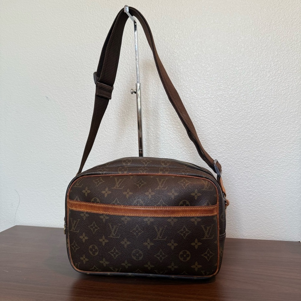 Vintage Louis Vuitton Reporter with COA